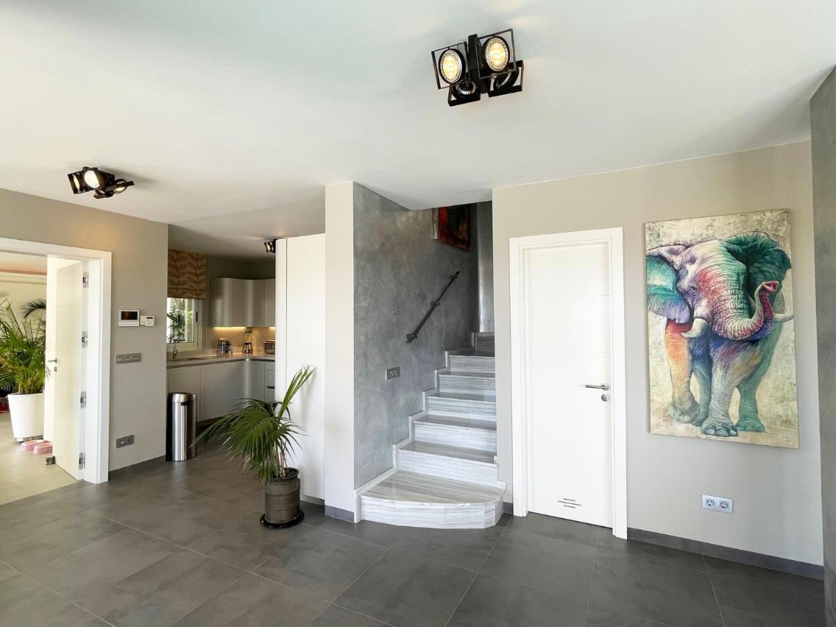 Luxury Villa Morelli With Seaview & Heated Pool 马斯帕洛马斯 外观 照片
